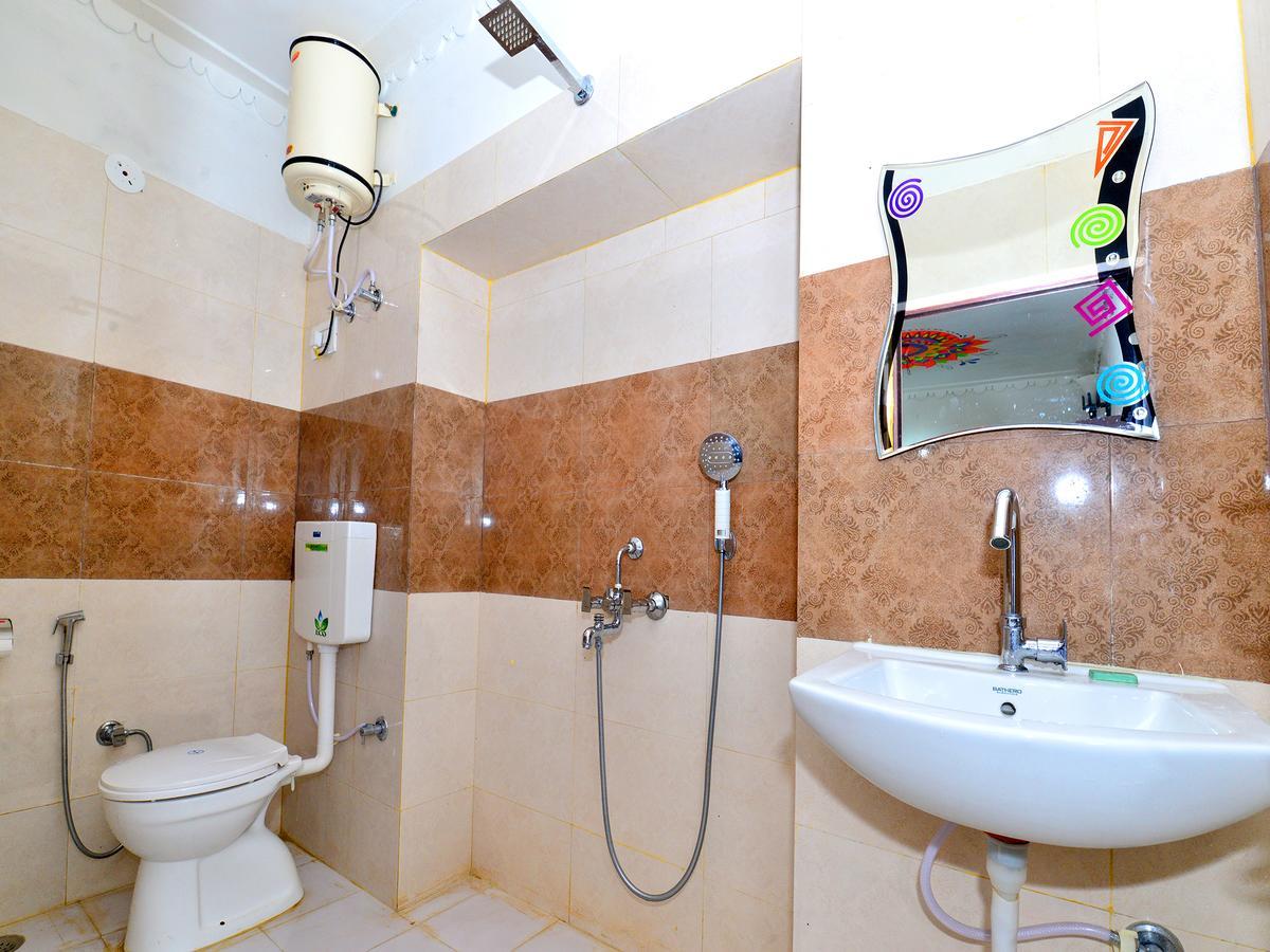 L G Guest House جودبور الغرفة الصورة