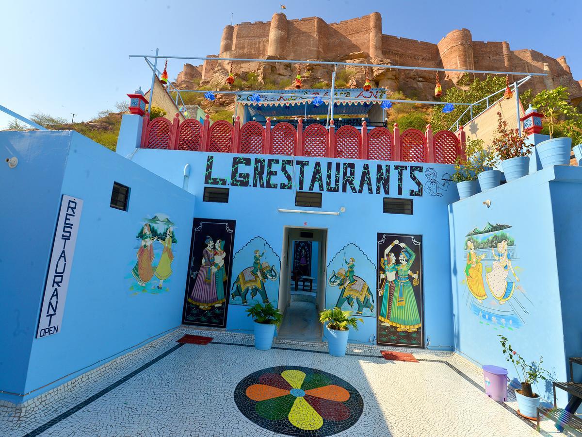 L G Guest House جودبور الغرفة الصورة