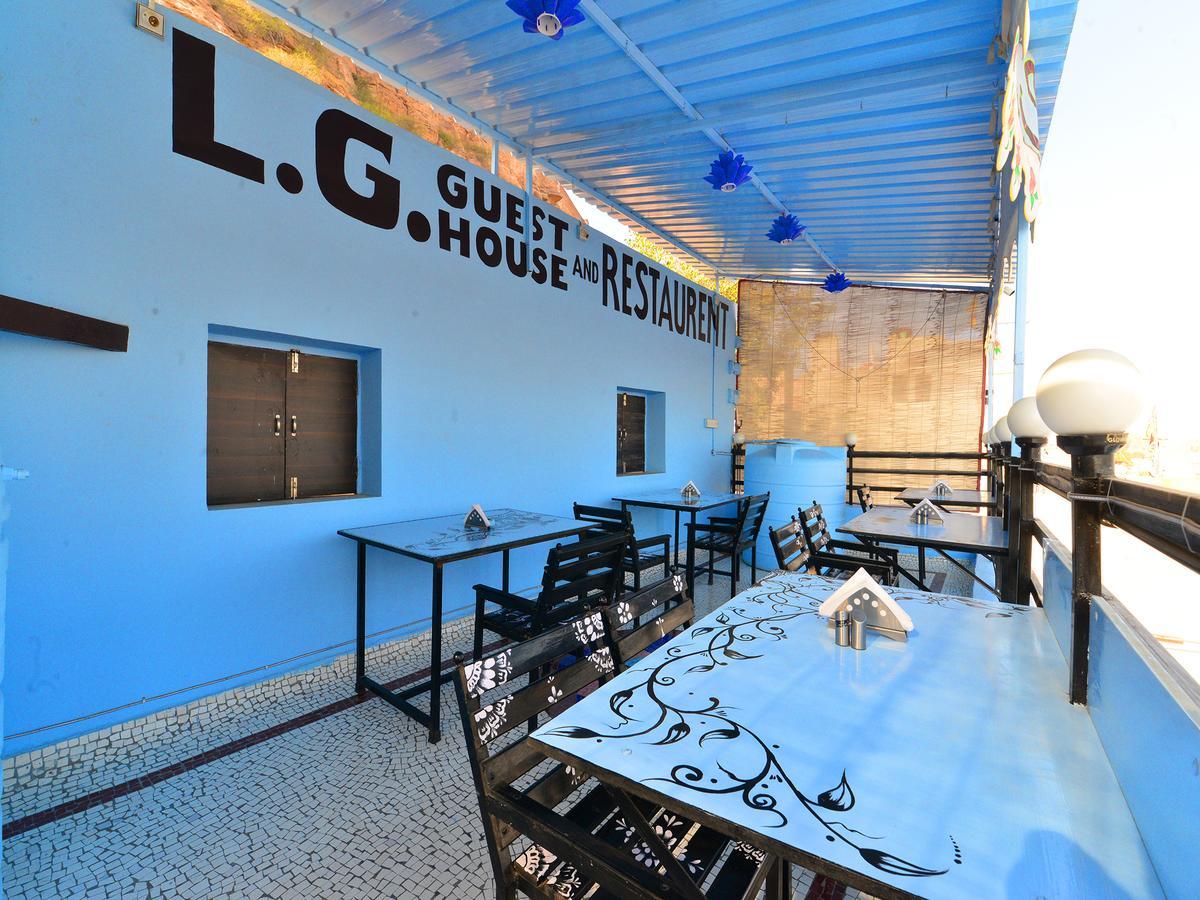 L G Guest House جودبور الغرفة الصورة