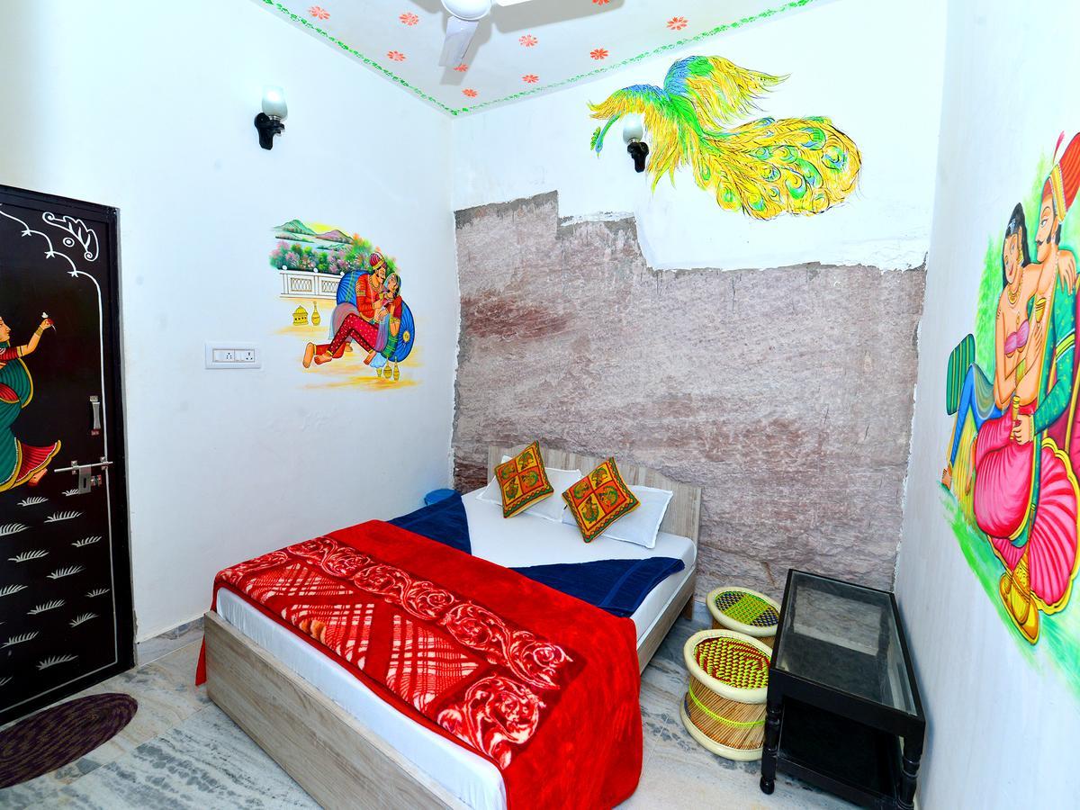 L G Guest House جودبور الغرفة الصورة
