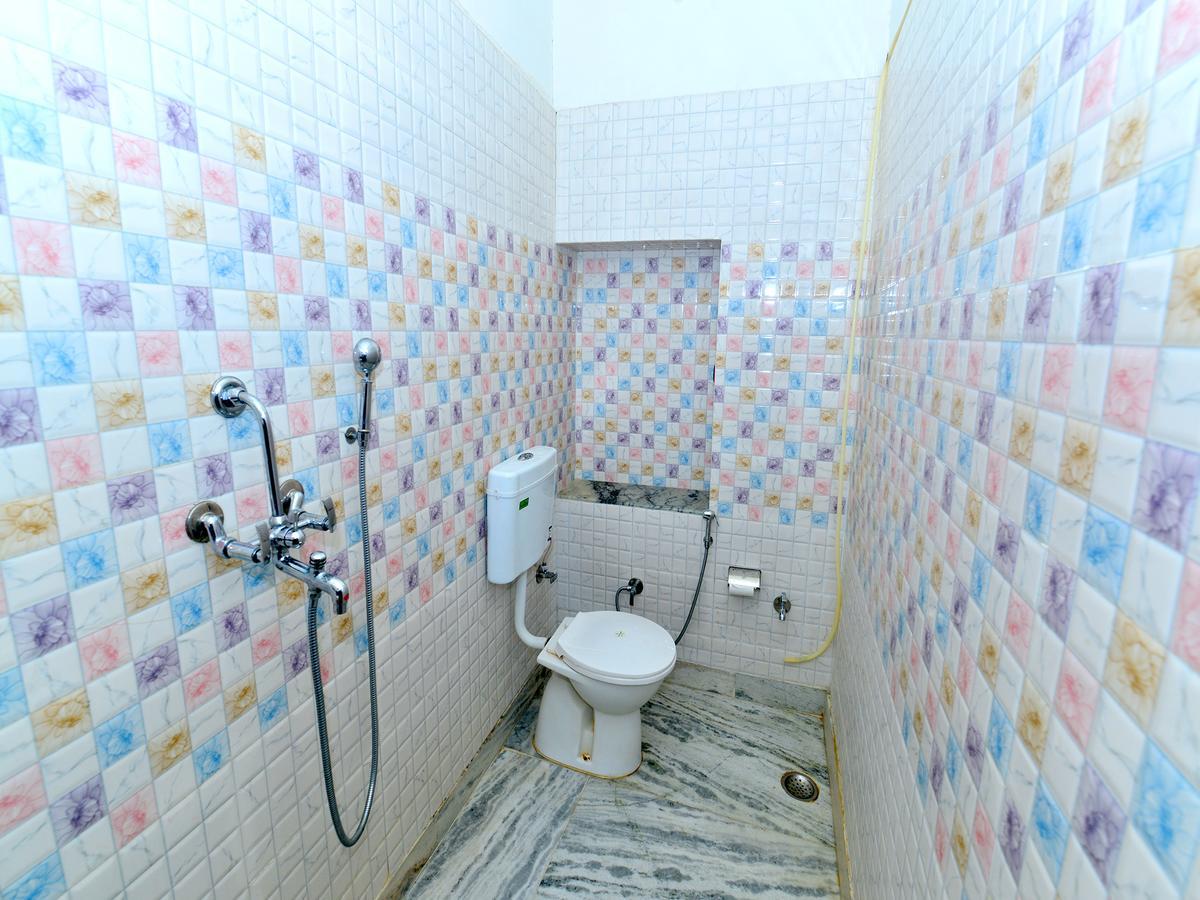 L G Guest House جودبور الغرفة الصورة