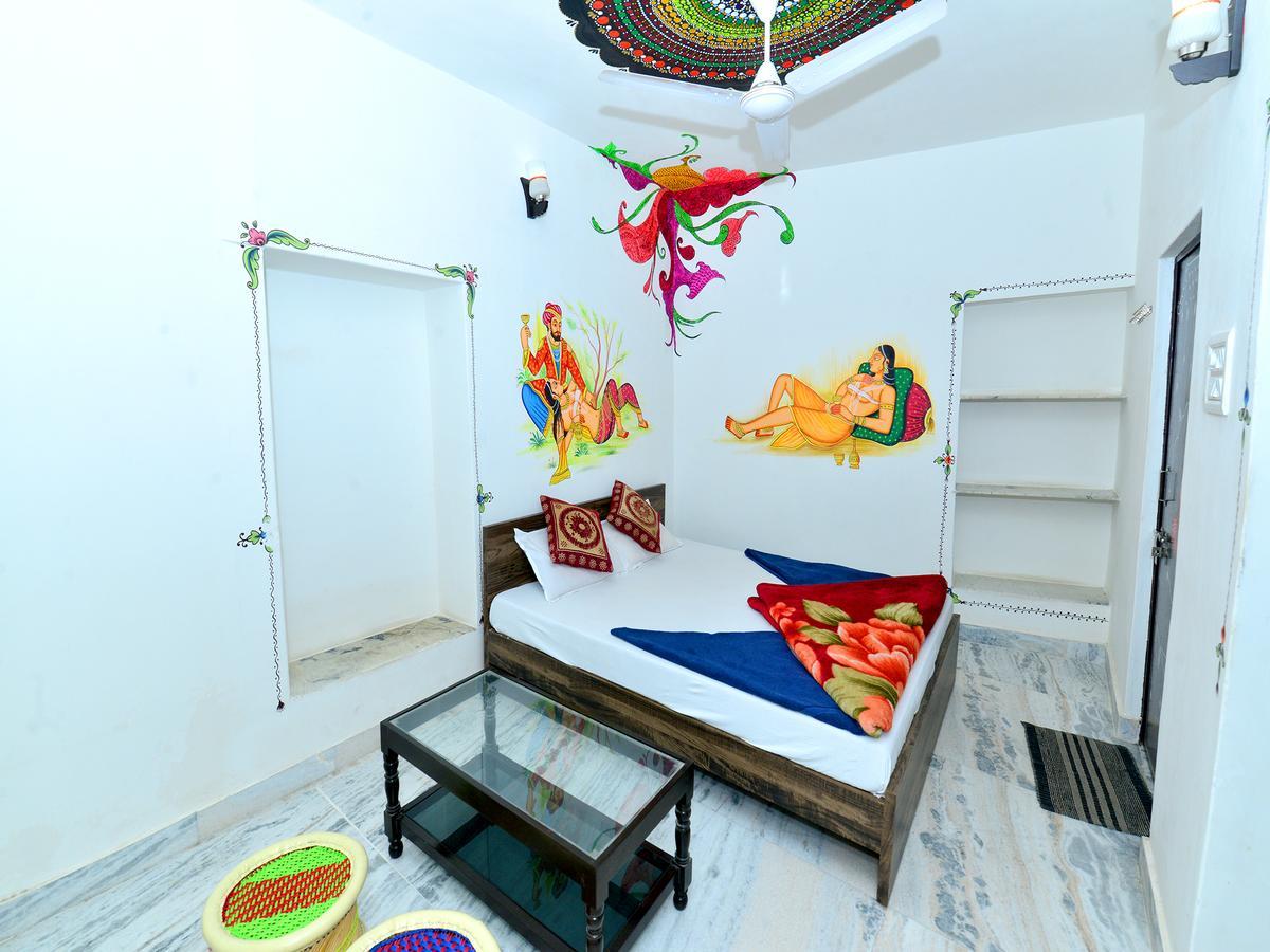 L G Guest House جودبور الغرفة الصورة