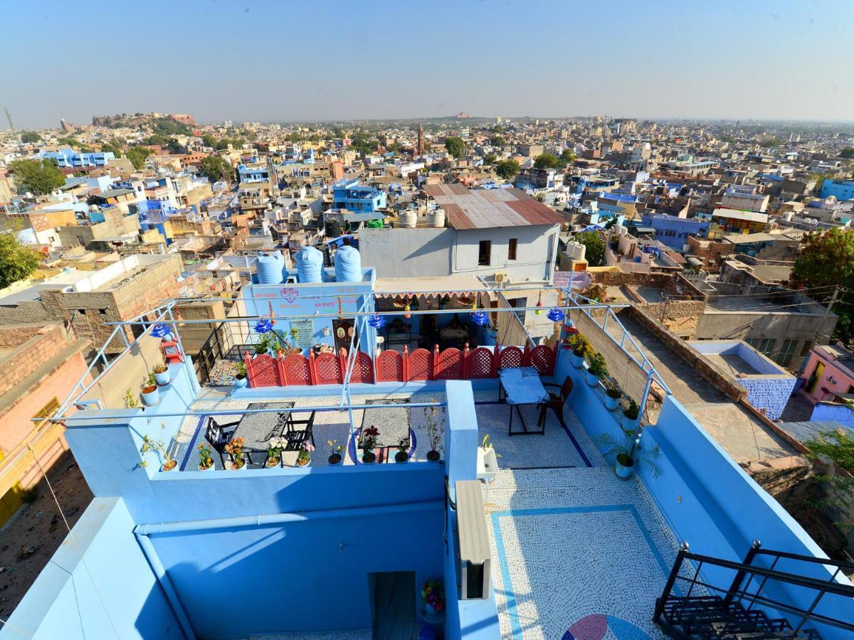 L G Guest House جودبور الغرفة الصورة