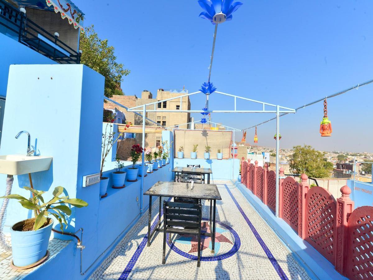 L G Guest House جودبور الغرفة الصورة