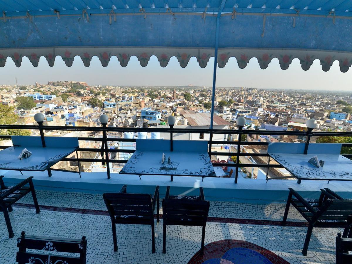 L G Guest House جودبور الغرفة الصورة