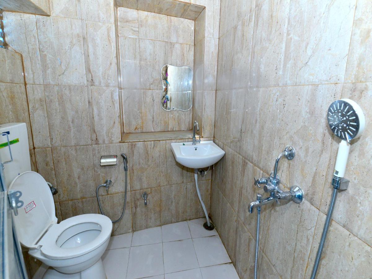 L G Guest House جودبور الغرفة الصورة