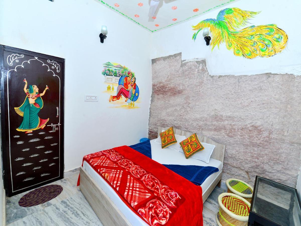 L G Guest House جودبور الغرفة الصورة
