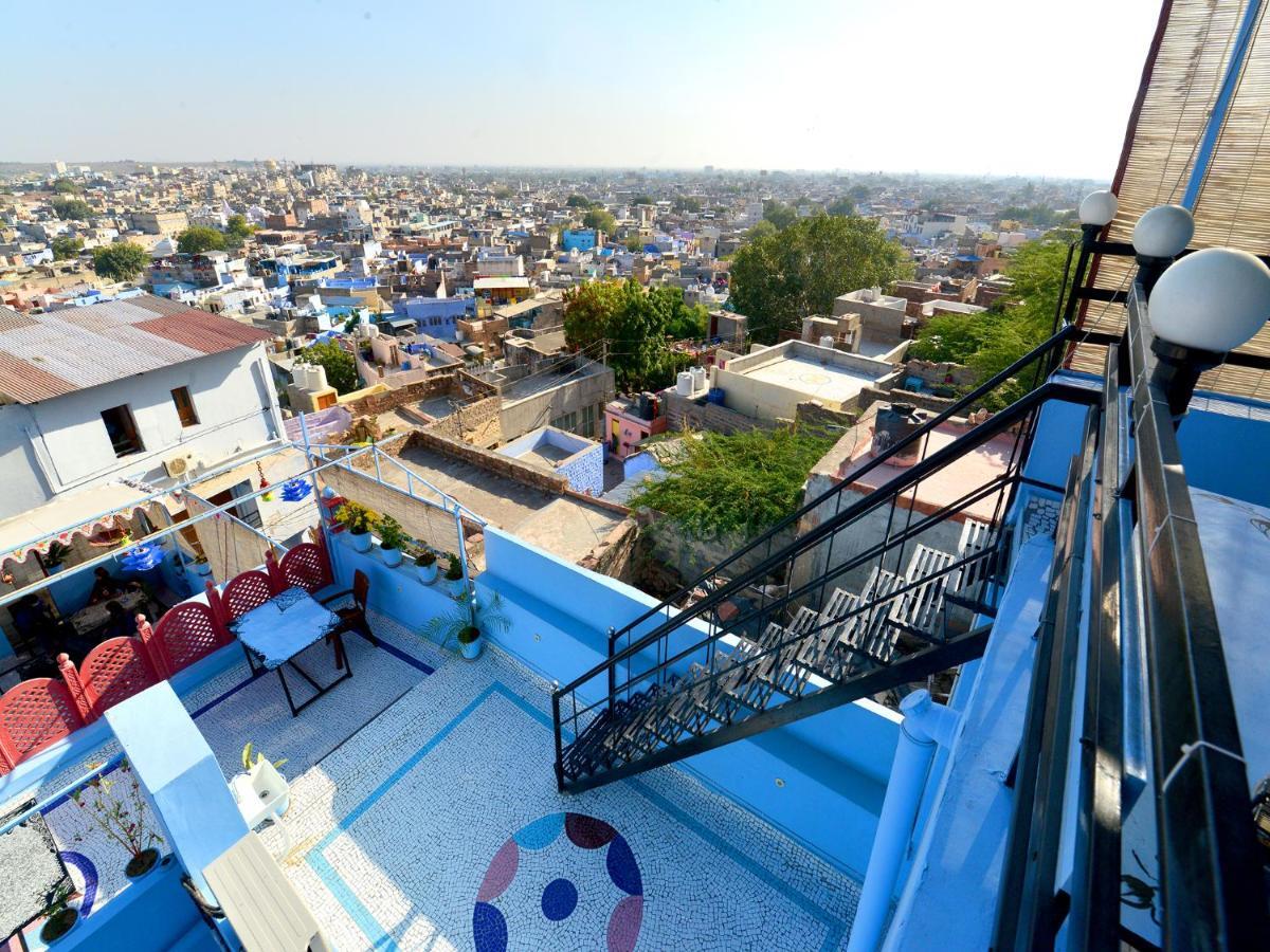L G Guest House جودبور الغرفة الصورة