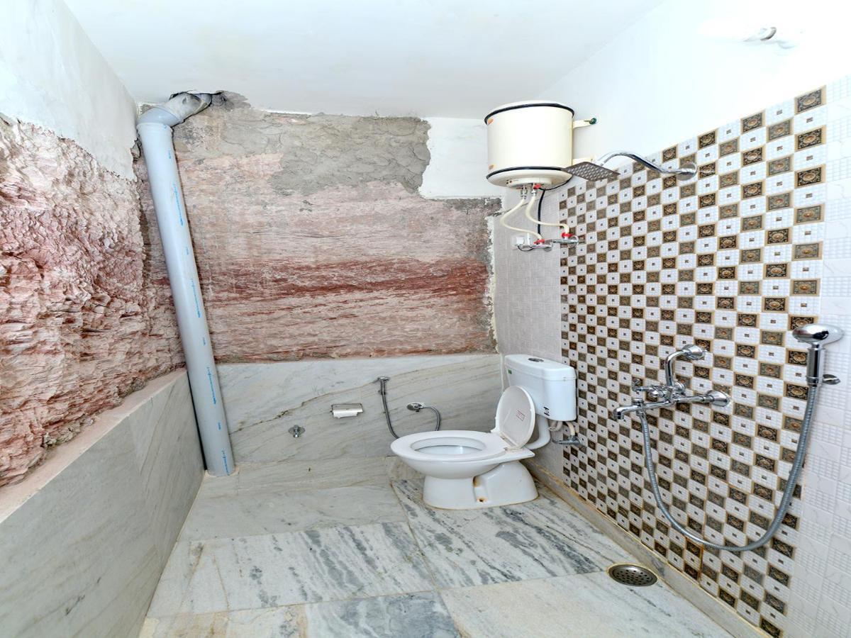 L G Guest House جودبور الغرفة الصورة